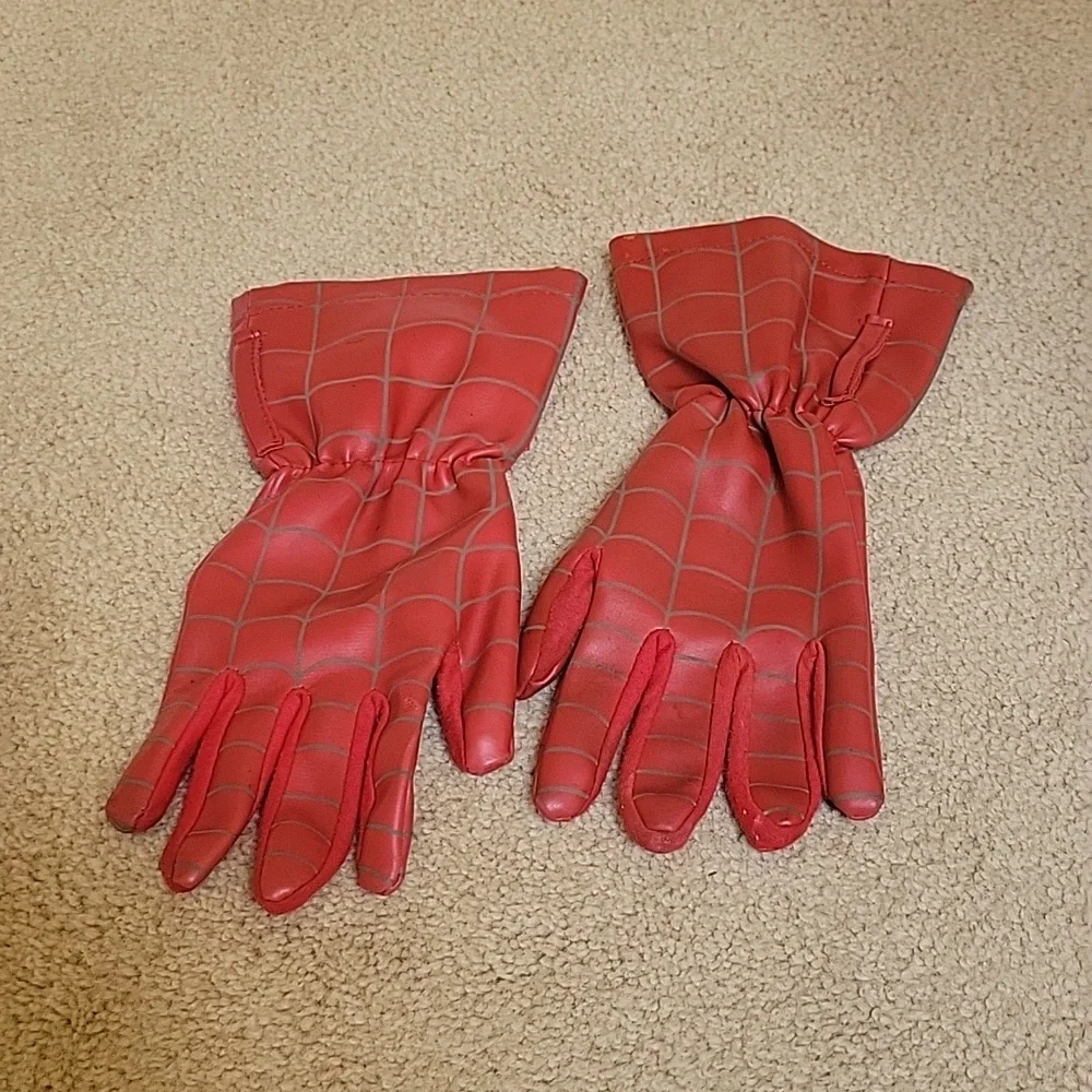 Spider-Man 2 gloves. Red w/⁹gray spiderman webbing, 10". Kids costume - Picture 4 of 4